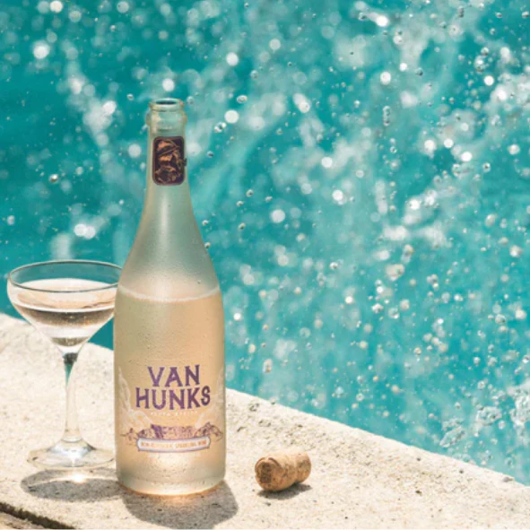 Van Hunks Sparkling Non-Alcoholic Rosé 750ml - Image 3